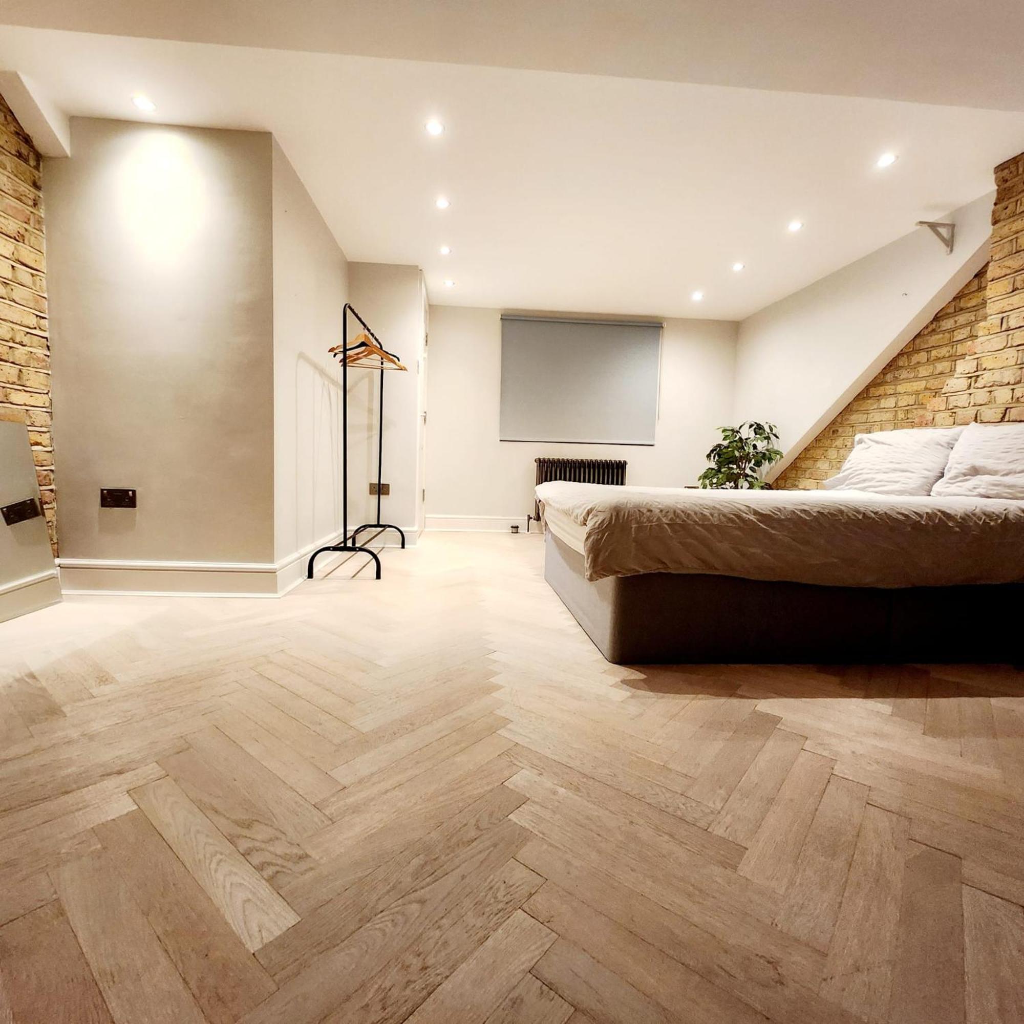 Contemporary 3 Bed House With Spacious Garden Close To Stratford & Canary Wharf Londra